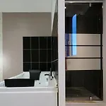 Beige #2#- Vue & Jacuzzi Prive-self Check-in * 鲁贝