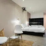 Beige #2#- Vue & Jacuzzi Prive-self Check-in 鲁贝