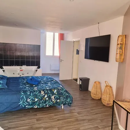 Beige #2#- Vue&jacuzzi Privé-self Check-in Appartement Roubaix