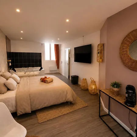 Beige #2#- Vue&jacuzzi Privé-self Check-in Apartment Roubaix