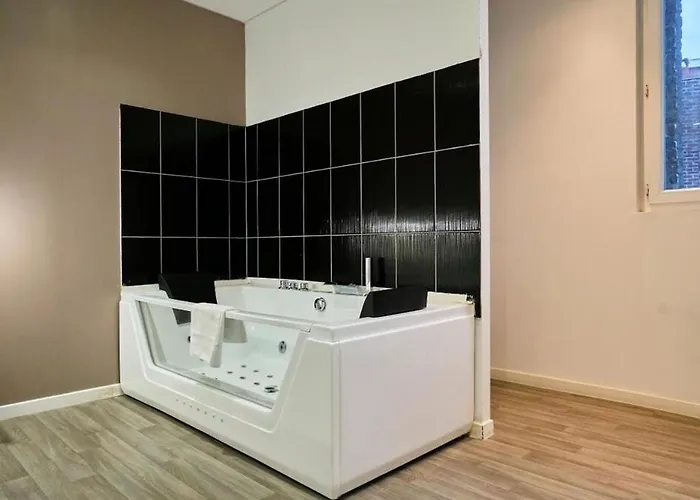 Beige #2#- Vue&jacuzzi Privé-self Check-in Roubaix